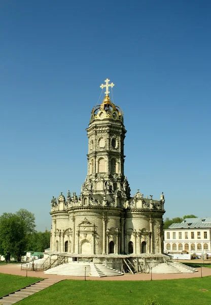 Église orthodoxe dans le style baroque — Photo