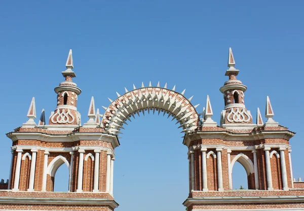 Arco - la parte del conjunto arquitectónico Tsaritsyno — Foto de Stock