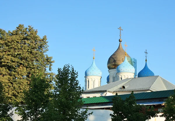 Koepels van het novospassky-klooster in Moskou — Stockfoto