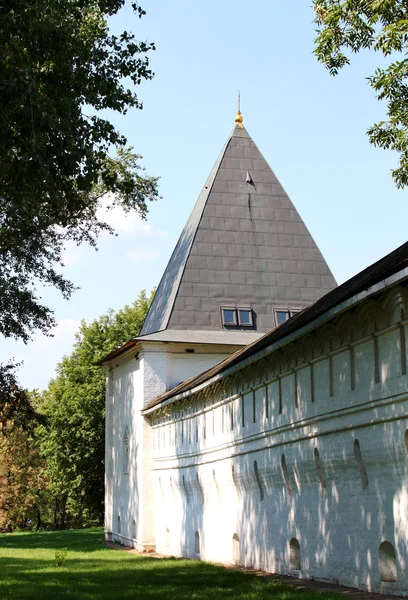 モスクワのアンドロニカス修道院の壁タワー — ストック写真