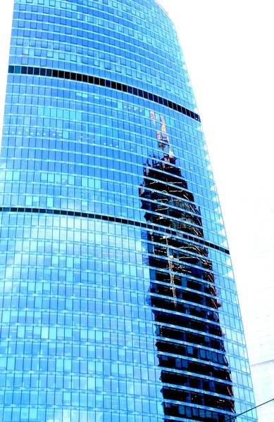 Reflexão no edifício da área "Cidade de Moscou " — Fotografia de Stock