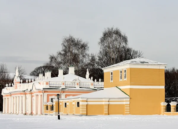 Kuskovo nieruchomości. Coach house i suszarki (Ii połowa Xix budynku — Zdjęcie stockowe