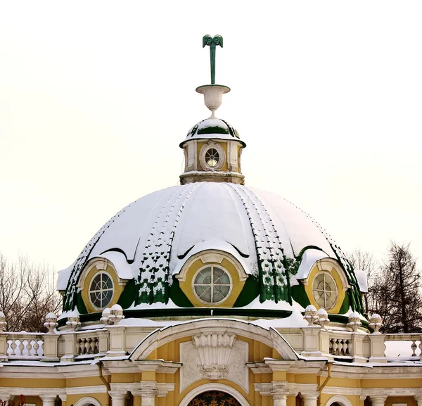 Cúpula da Gruta em Kuskovo propriedade — Fotografia de Stock