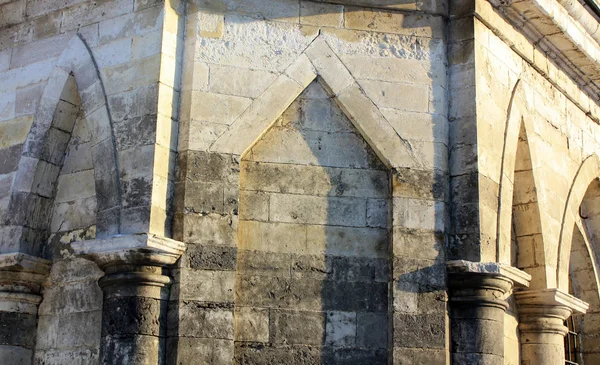 Parede de igreja gótica — Fotografia de Stock