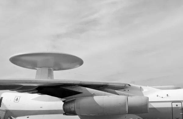 Flügel und Rumpf des Militärflugzeugs — Stockfoto