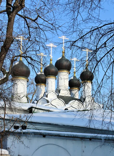 Ορθόδοξη εκκλησία στο φως του ήλιου — Φωτογραφία Αρχείου