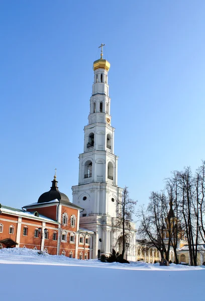 Torre de sino do Mosteiro Nicholas Ugreshsky — Fotografia de Stock