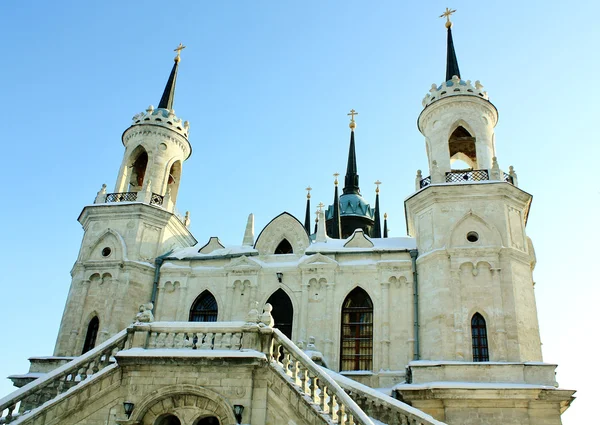 White stone church built in russian gothic style — Stock Photo, Image