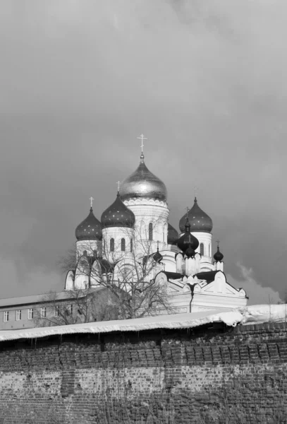 ニコラス ・ ugreshsky 修道院のドーム — ストック写真