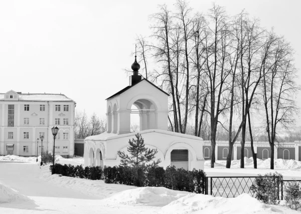 Часовня в Николаевском Угрешском монастыре — стоковое фото