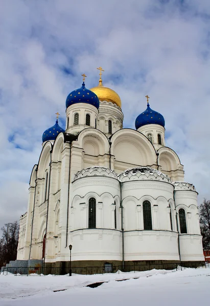 Преображенский собор Николаевского Угрешского монастыря — стоковое фото