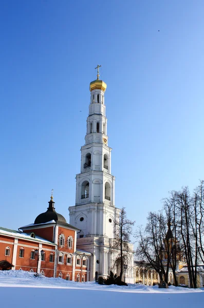 Torre de sino do Mosteiro Nicholas Ugreshsky — Fotografia de Stock