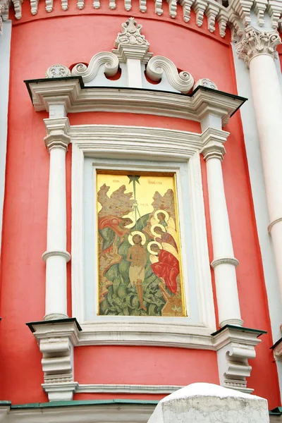Icon on th wall of the Epiphany Monastery in Moscow; — Stock Photo, Image