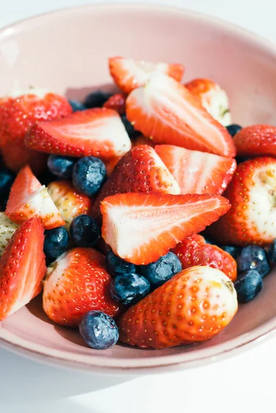 딸기와 블루베리 — 스톡 사진