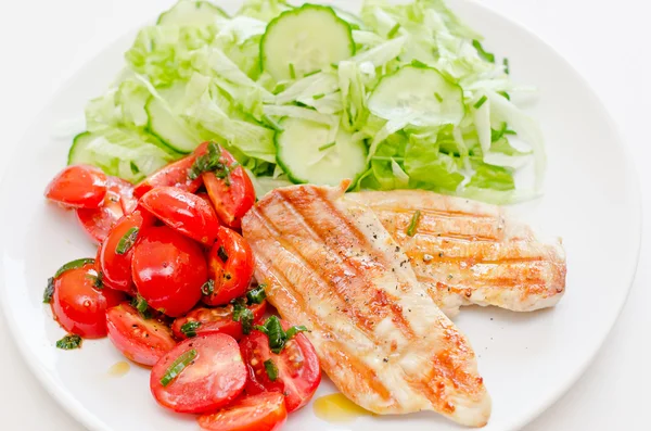 Taze salata tavuk fileto — Stok fotoğraf