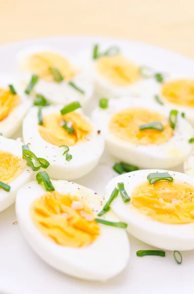 Полуварёные яйца — стоковое фото