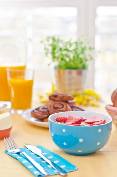 Aardbeien met yoghurt — Stockfoto