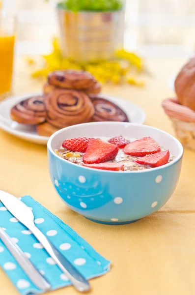 stock image Strawberries with yogurt