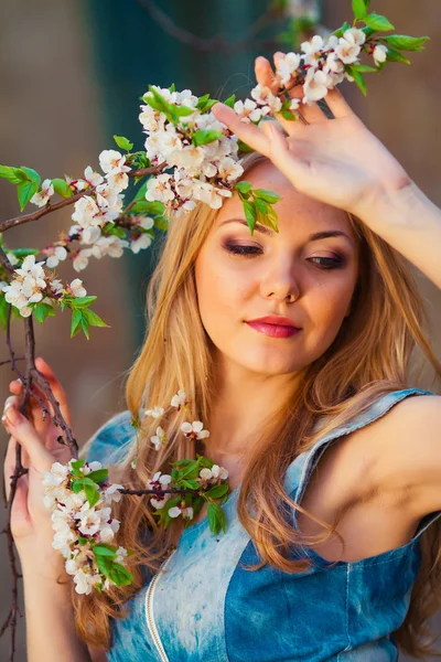 Kadın bahar — Stok fotoğraf