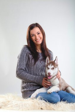 kızla köpek yavrusu