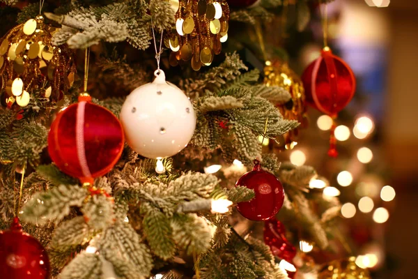 Sluitingen van de kerstboom — Stockfoto