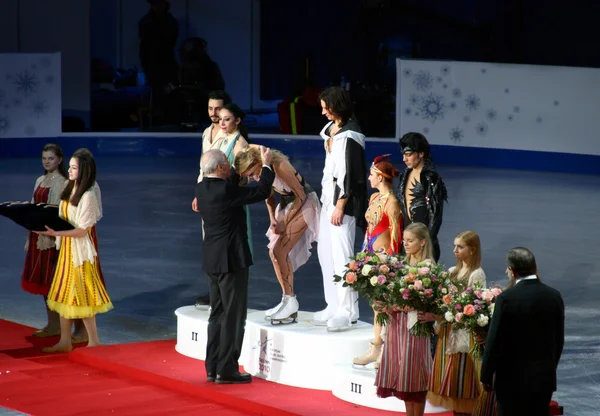 Medallas de oro para Maxim Shabalin y Oksana Domnina (Rusia ) —  Fotos de Stock