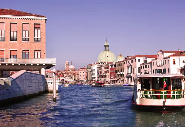 Schöne Aussicht auf den Canal Grande, Venedig — Stockfoto