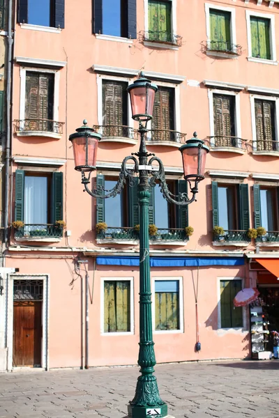 Романтический фонарь в Венеции — стоковое фото