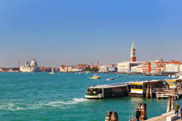 Schöne Aussicht auf den Canal Grande, Venedig — Stockfoto