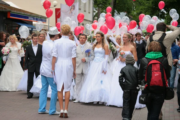 Gelinler geçit töreni 2010 — Stok fotoğraf