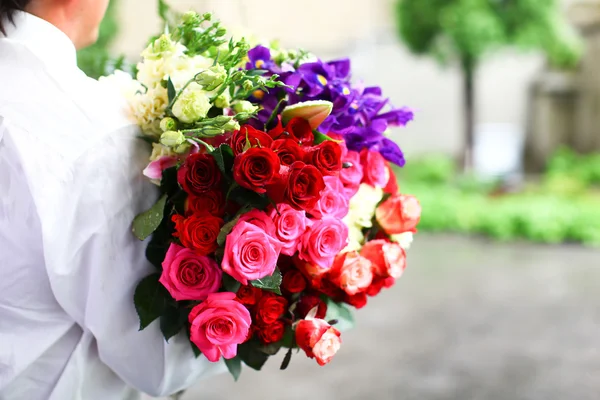 Colorido ramo de boda de rosas — Foto de Stock