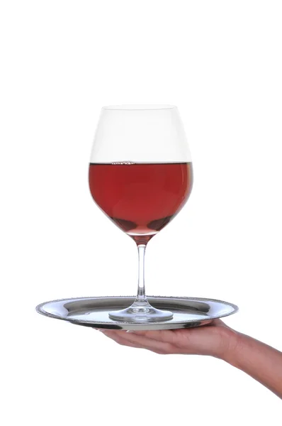 Σερβιτόρα με ποτήρι κρασί στο δίσκο — Φωτογραφία Αρχείου