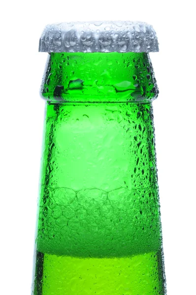 Makro lövés a zöld sör palack nyakán — Stock Fotó