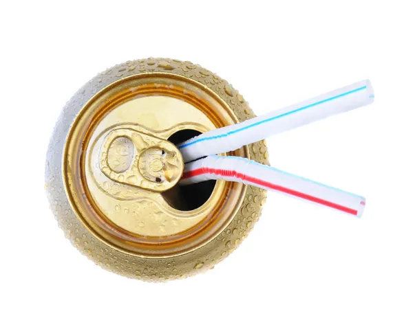 Palhas para beber em lata de refrigerante aberta — Fotografia de Stock