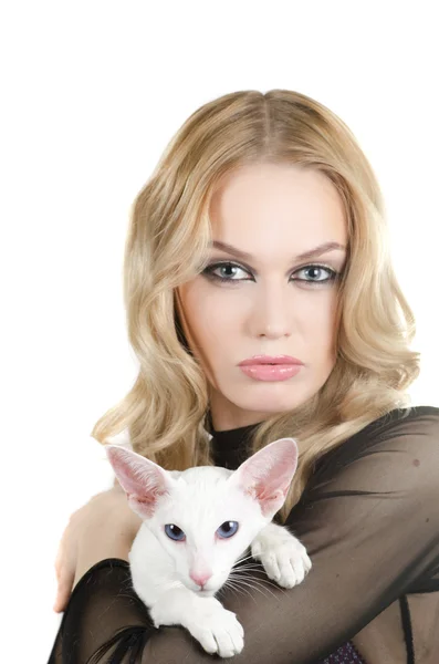 Mujer con oriental shorthair gato — Foto de Stock