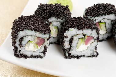 Tuna suşi roll