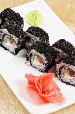 Tuna suşi roll