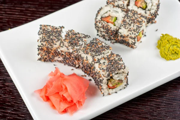 Sushi z sezamem — Zdjęcie stockowe