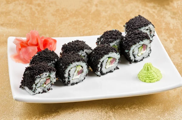 Tonijn sushi roll — Stockfoto