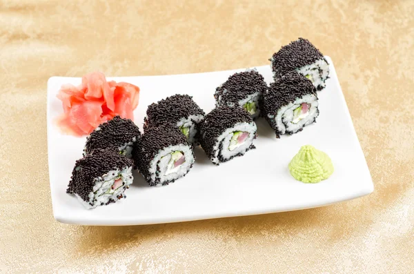 Tuna sushi roll — Stock Photo, Image