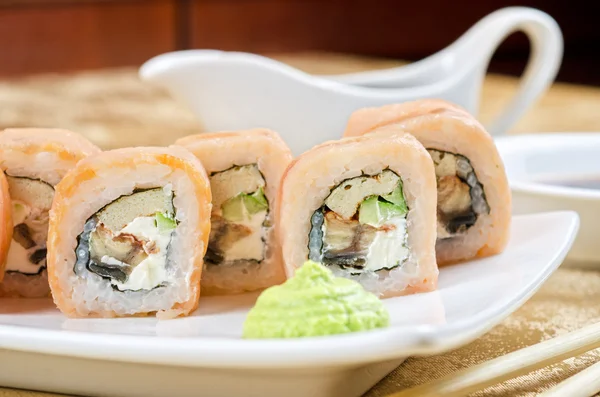 Shrimp and eel sushi roll — Stock Photo, Image