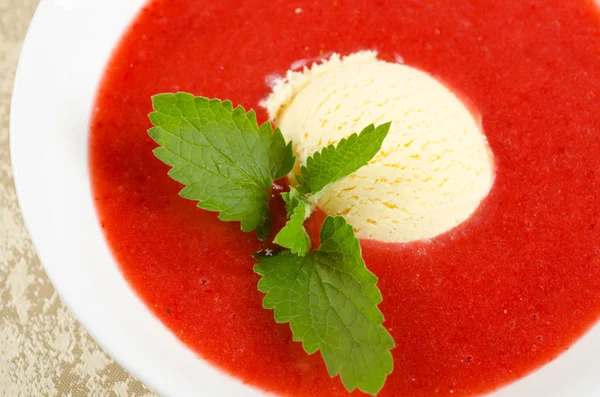 Strawberry soup — Stock Photo, Image