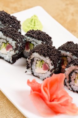 Tuna suşi roll