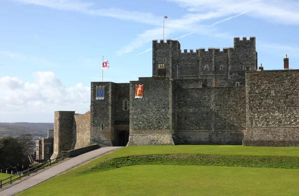 Castillo de Dover en el condado de Kent tiro distante — Foto de Stock