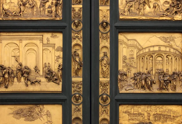 Οι πόρτες του παραδείσου λεπτομέρεια από το βαπτιστήριο της Φλωρεντίας — Φωτογραφία Αρχείου