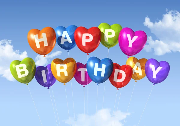 Χαρούμενα γενέθλια καρδιά σχήμα μπαλόνια στον ουρανό — Φωτογραφία Αρχείου