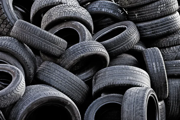 Neumáticos viejos —  Fotos de Stock