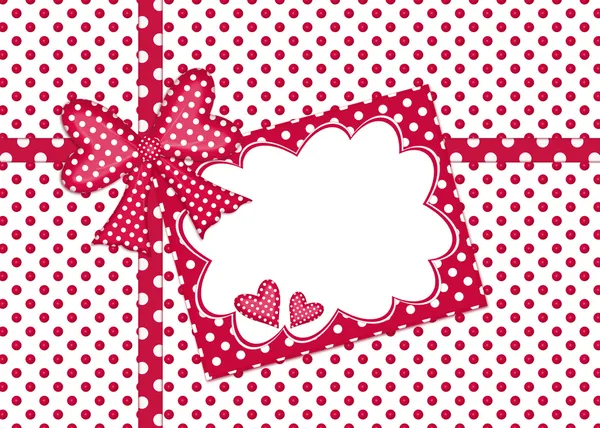 Kırmızı ve beyaz puantiyeli hediye kartı — Stok fotoğraf