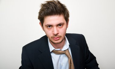 üzgün ve kızgın, gergin bir işadamı portresi
