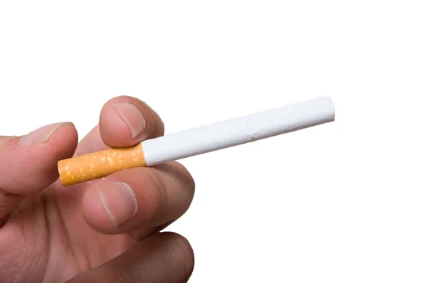Vista de una mano masculina sosteniendo un cigarrillo — Foto de Stock